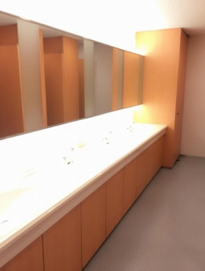 御堂筋本町ビルのトイレ