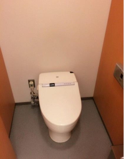 御堂筋本町ビルのトイレ