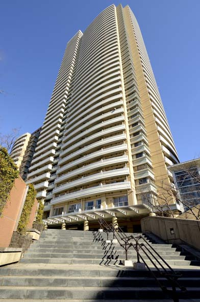 新宿区河田町の賃貸マンションの外観