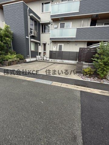 ELGRAND上津の駐車場