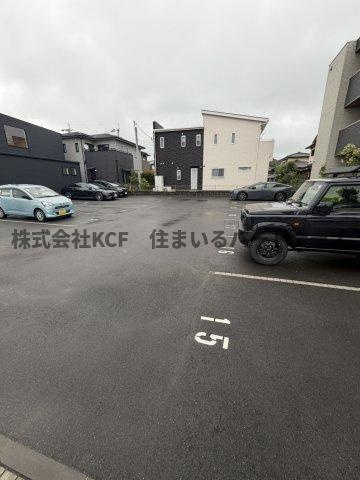 ELGRAND上津の駐車場