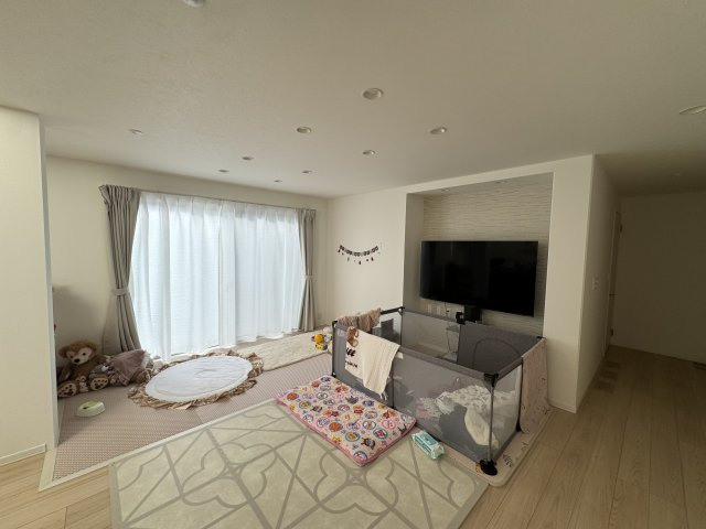 ‐三丁目不動産-　本庄市栄二丁目の居間・リビング