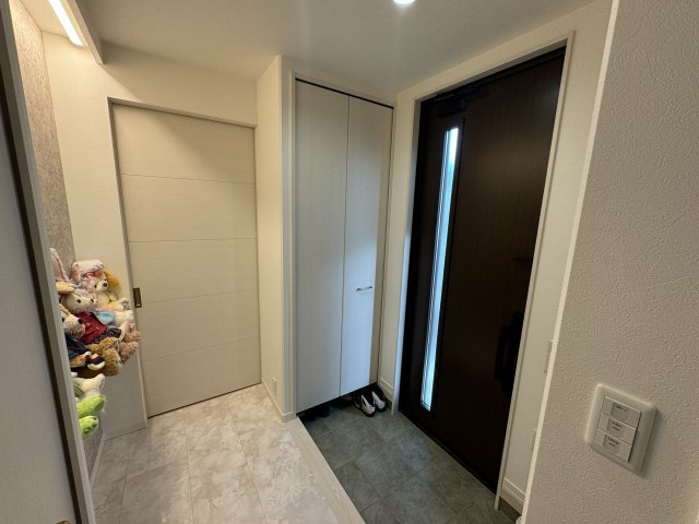 ‐三丁目不動産-　本庄市栄二丁目の玄関