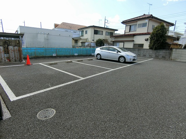 プリシアードⅡの駐車場