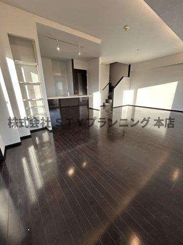 仲介手数料０円！Epoch　IKAIの居間・リビング