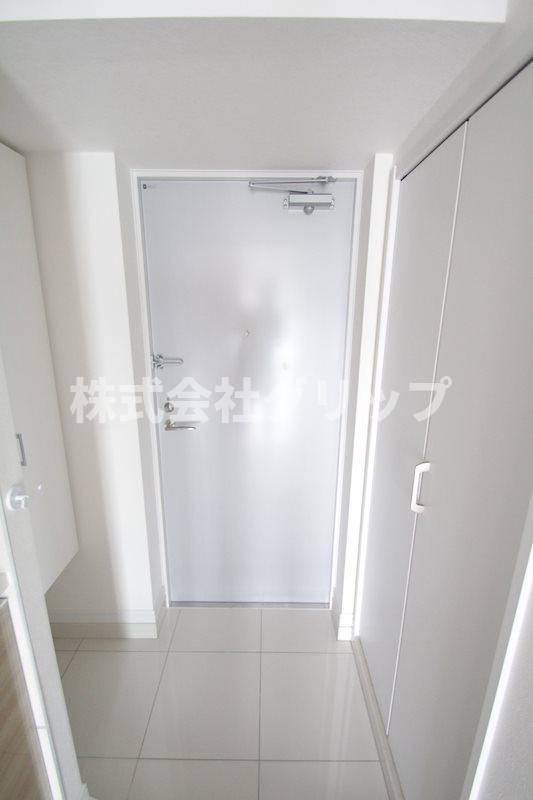 リヴシティ横濱蒔田弐番館の玄関