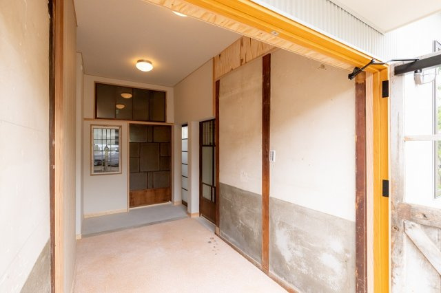 【エントランス】 | NOKOTANHANARE4号室 | 女性も入りやすい明るい店内と、建築士さまのこだわり、女性が”キュン”とする箇所がたくさん！