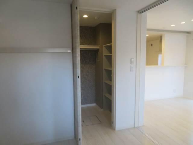 シャーメゾン　ファーイースト英賀保の収納