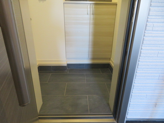 シャーメゾン　ファーイースト英賀保の玄関