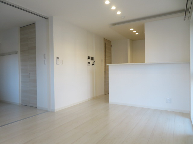 シャーメゾン　ファーイースト英賀保の居間・リビング