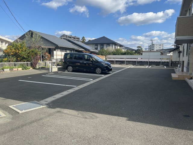 ノブレスの駐車場