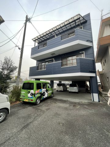 コーポ鵜川の駐車場