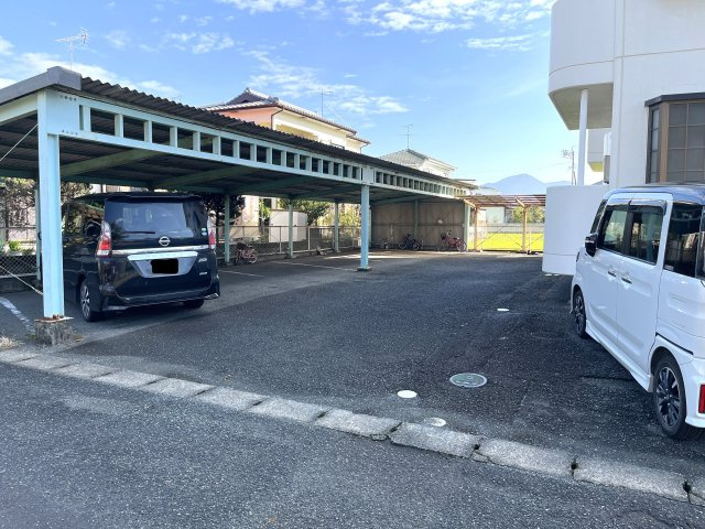 パークサイド東の駐車場