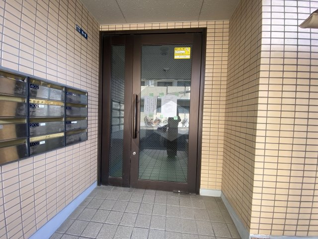 第3大原マンションのエントランス