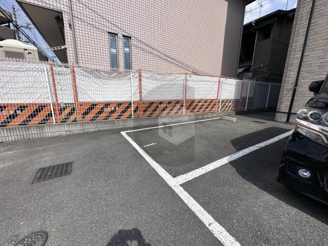 リバーサイド金岡2番館の駐車場