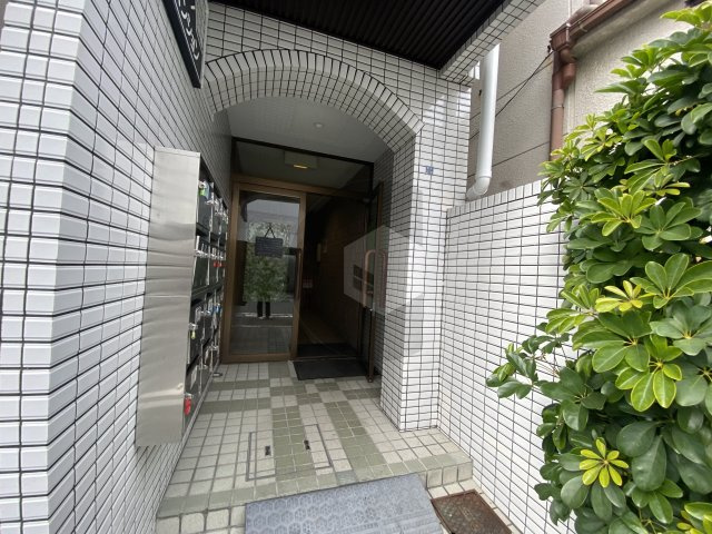 富士マンションのエントランス