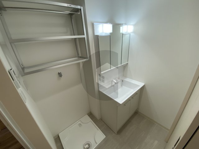 クリエオーレ菱江2の洗面所