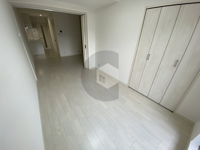 クリエオーレ菱江2の洋室