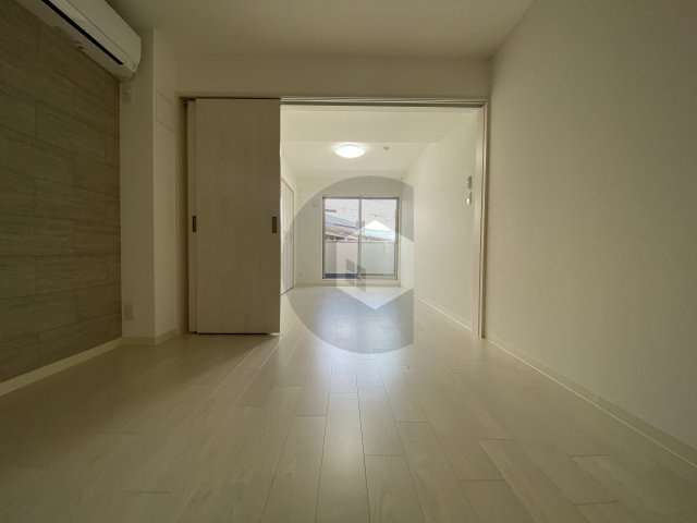 クリエオーレ菱江2の洋室