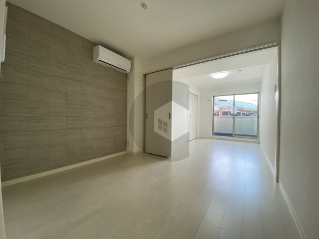 クリエオーレ菱江2の居間・リビング