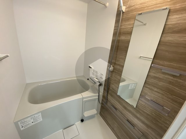 クリエオーレ菱江2の浴室