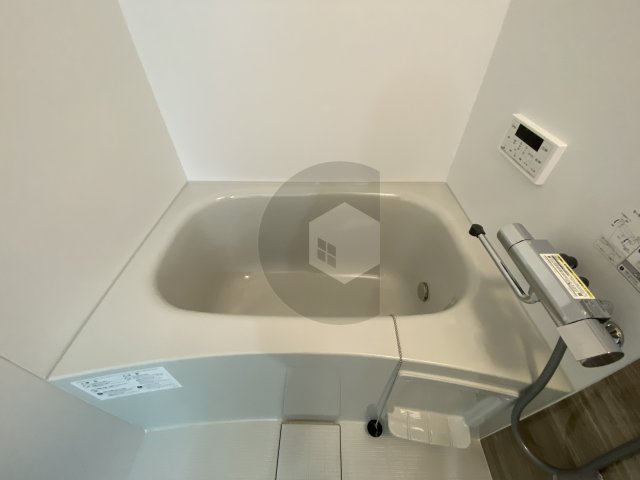 クリエオーレ菱江2の浴室