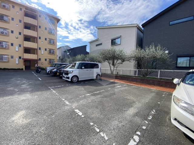 セントラルハイツ石田の駐車場