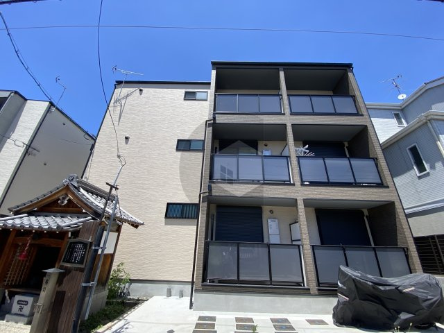 badge tomoi Est７の外観