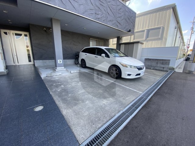 アクアDUOの駐車場