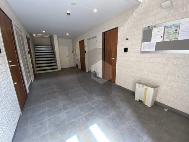 東大阪市小阪２丁目のハイツのロビー