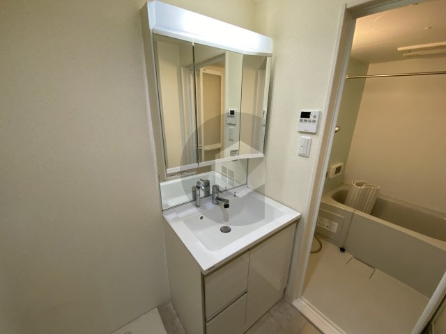 東大阪市小阪２丁目のハイツの独立洗面台