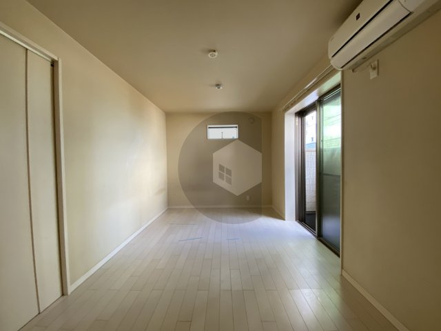 東大阪市小阪２丁目のハイツの洋室