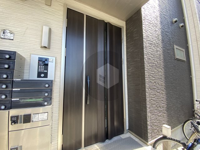クリエオーレ岩田町のエントランス