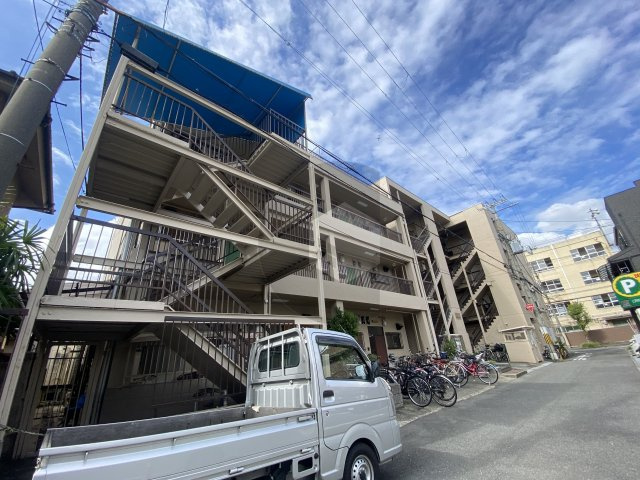 HY宝持マンションの外観
