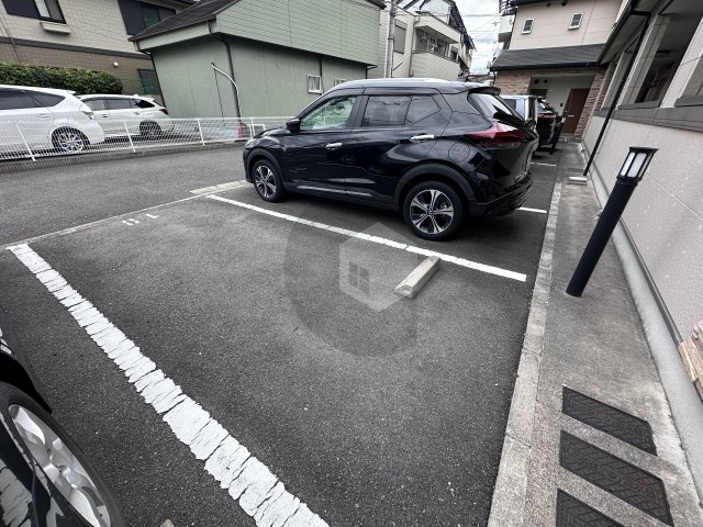 フジパレスフォンターナ2番館の駐車場