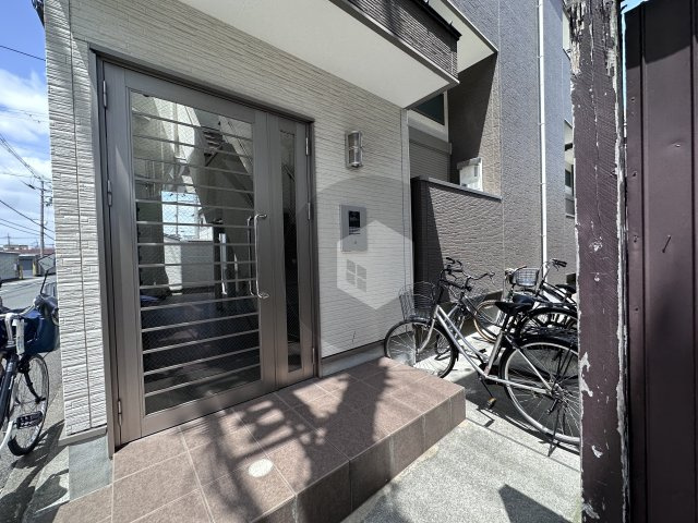 For Realize友井のエントランス