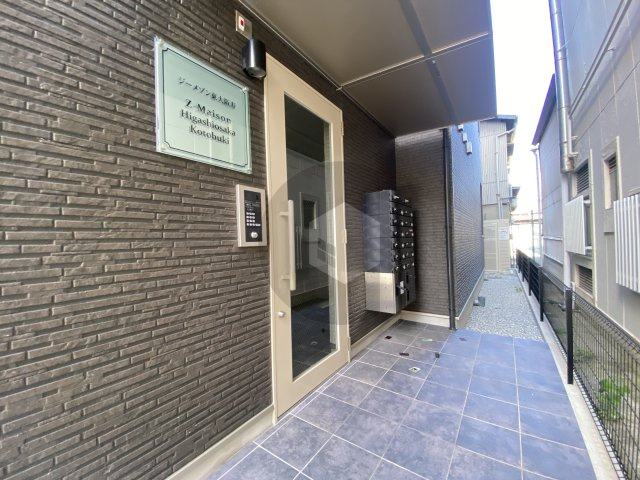 ジーメゾン東大阪寿のエントランス