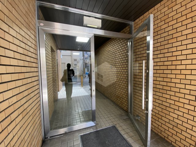 プリンストン布施のエントランス