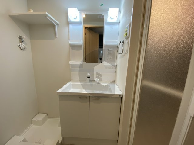 クローバー・クレストの独立洗面台