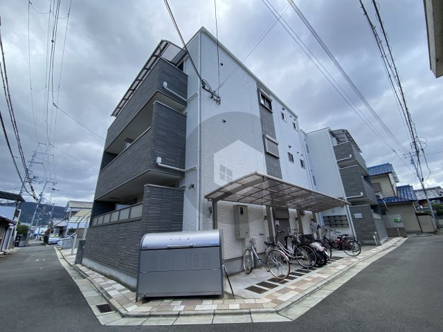 クリエオーレ加納の外観
