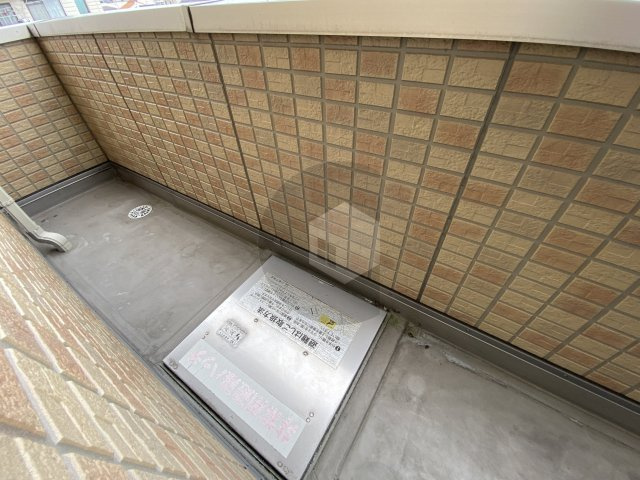 東大阪市上小阪２丁目のハイツのバルコニー