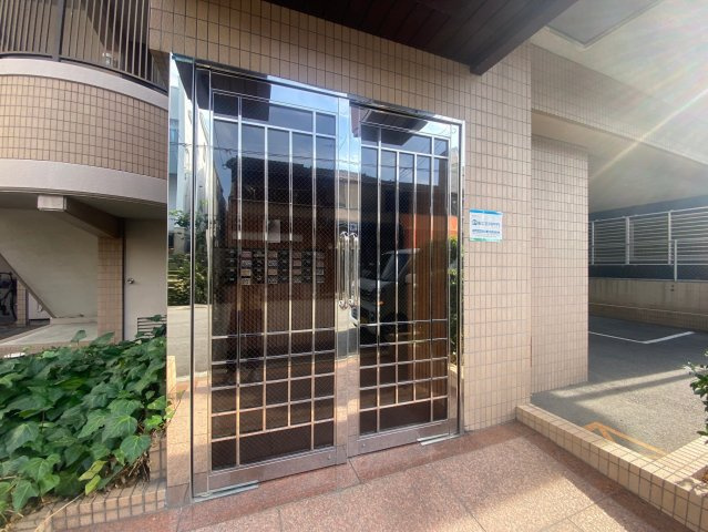 マンションリヴィエールのエントランス