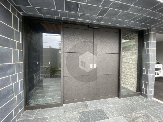 エストワン東大阪２のエントランス
