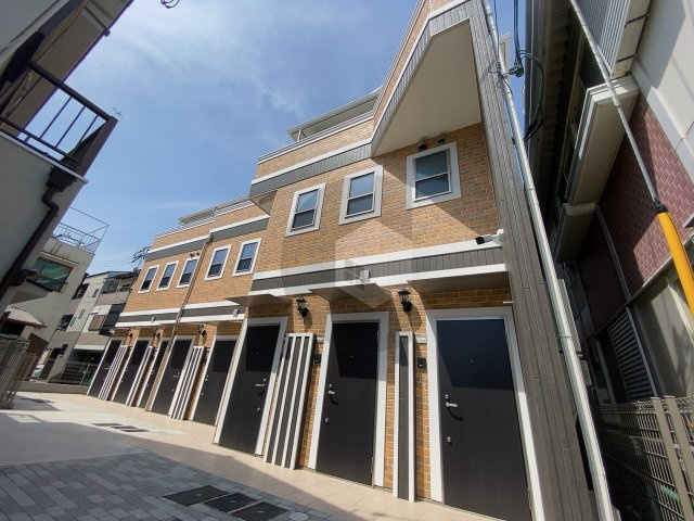 グランドソレイユ森河内の外観