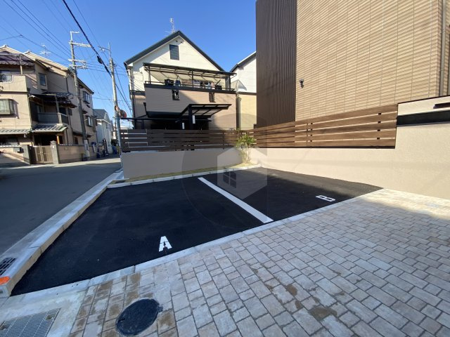 フォレストメゾン南鴻池の駐車場
