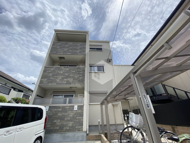 クリエオーレ菱屋東の外観