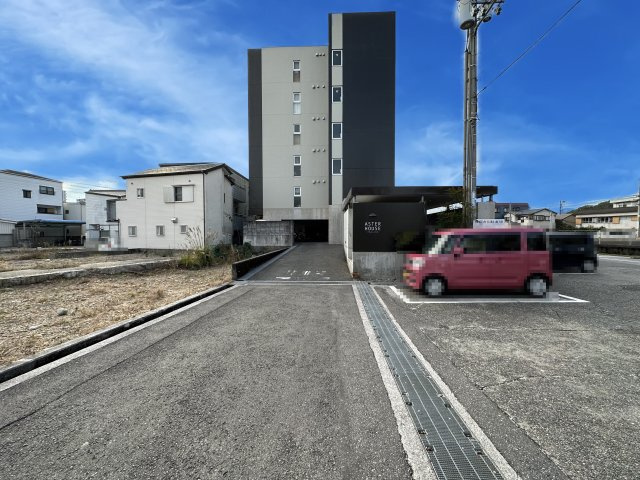 アスターハウス旭の駐車場