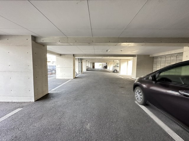 アスターハウス旭の駐車場