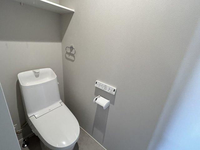 羽ノ浦町古庄大坪原建売住宅(太陽光発電6.750kW)のトイレ