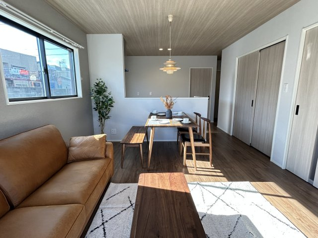 羽ノ浦町古庄大坪原建売住宅(太陽光発電6.750kW)の居間・リビング